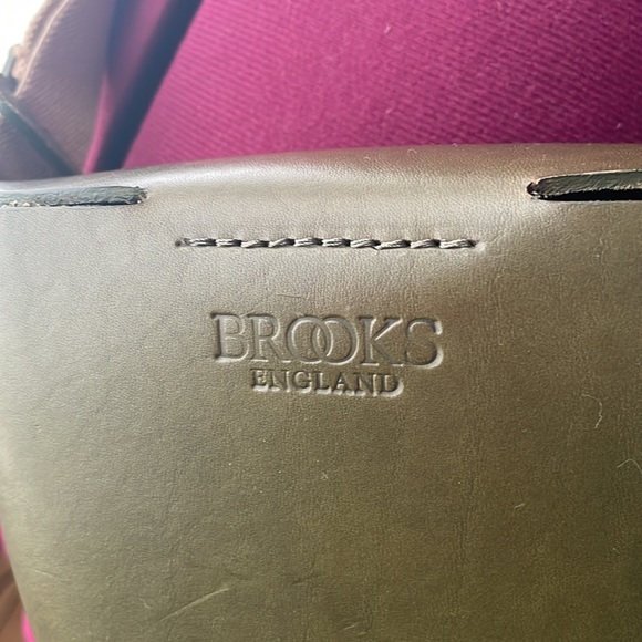 Brooks olive green leather bike seat handbag. - Picture 6 of 12